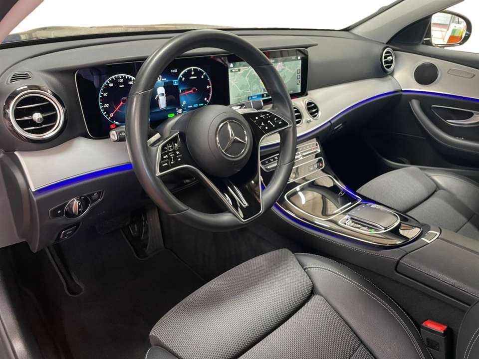 Mercedes-Benz E 220 - Imagem 14