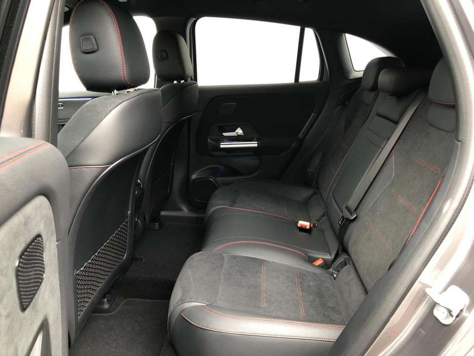 Mercedes-Benz EQA 250 - Imagem 13