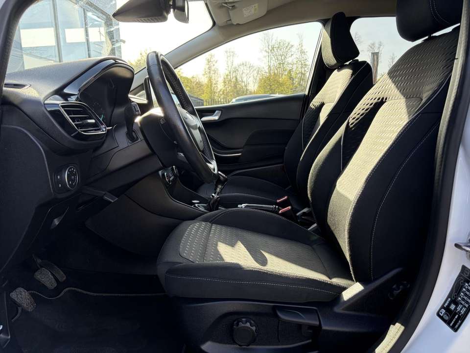 Ford Fiesta - Imagem 8