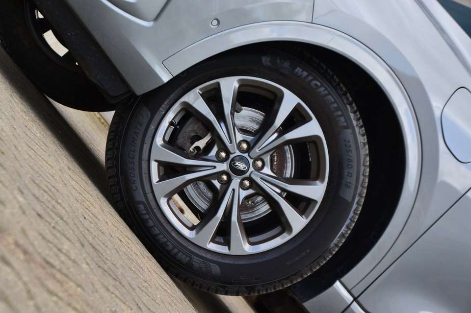 Ford Kuga - Imagem 6