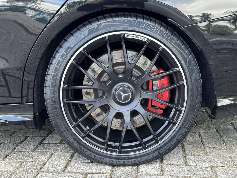 Mercedes-Benz C 63 AMG - Imagem 8