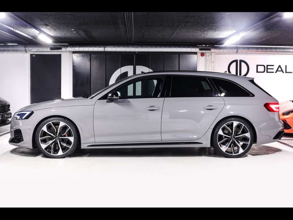 Audi RS4 - Imagem 2