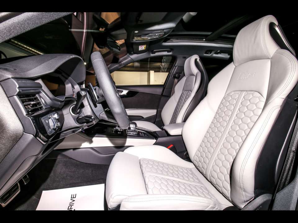 Audi RS4 - Imagem 11