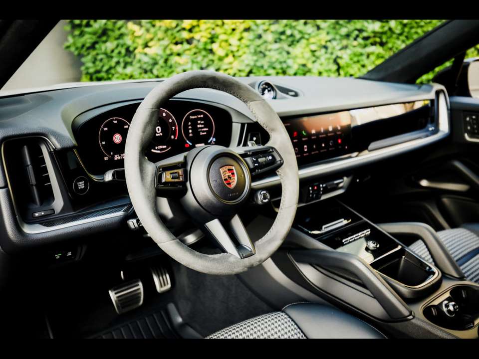 Porsche Cayenne - Imagem 11