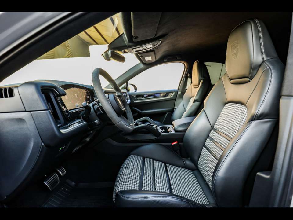 Porsche Cayenne - Imagem 12
