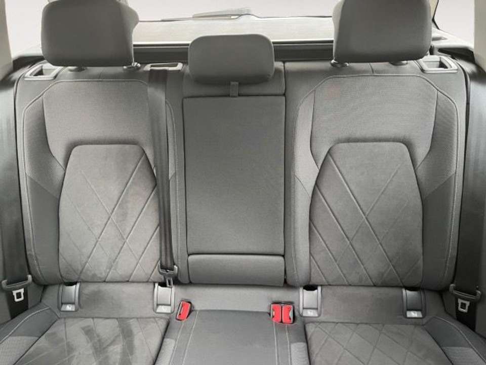 Volkswagen Golf Variant - Imagem 13