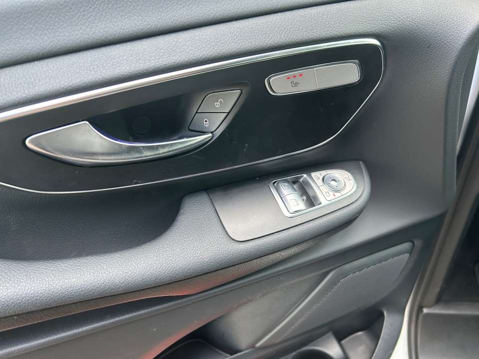 Mercedes-Benz V 220 - Imagem 10