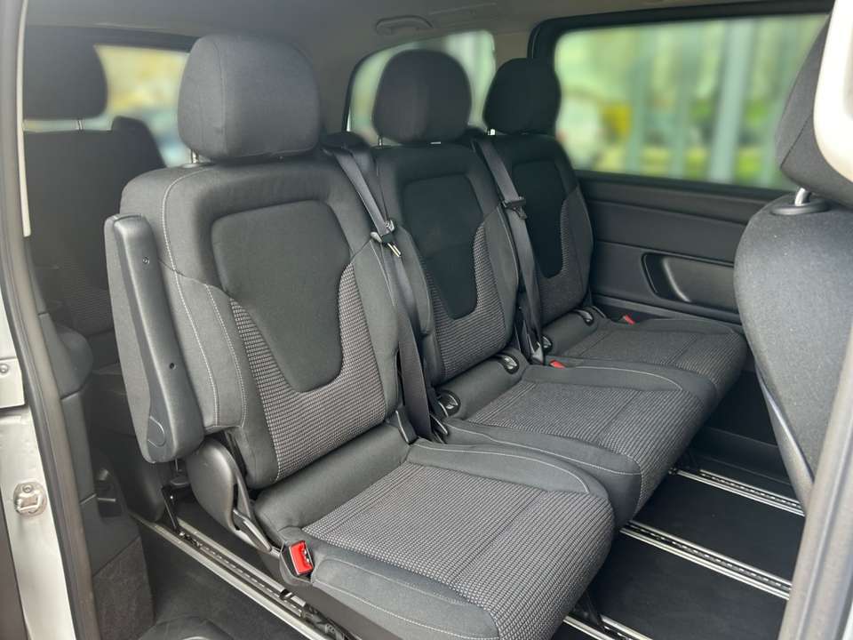 Mercedes-Benz V 220 - Imagem 12