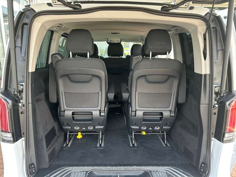 Mercedes-Benz V 220 - Imagem 13