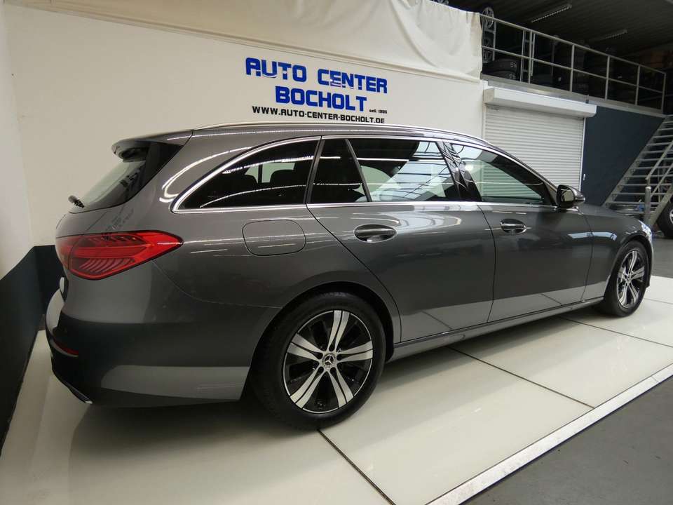 Mercedes-Benz C 220 - Imagem 9