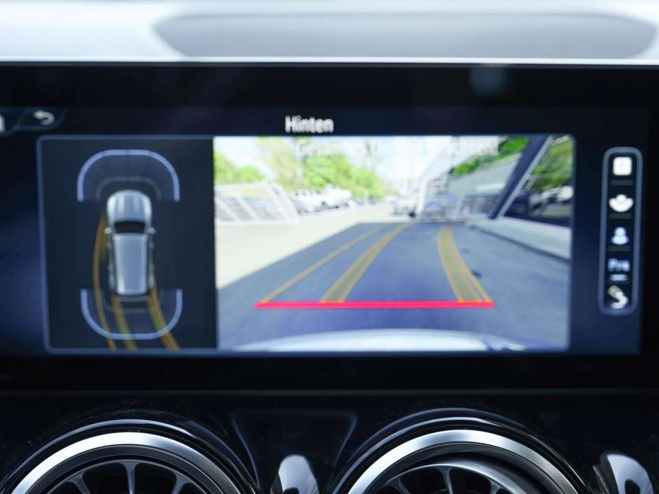 Mercedes-Benz GLB 200 - Imagem 13