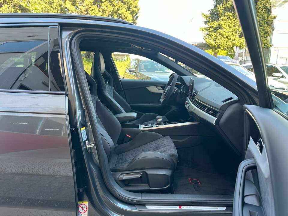 Audi RS4 - Imagem 10