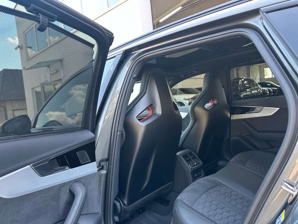 Audi RS4 - Imagem 14