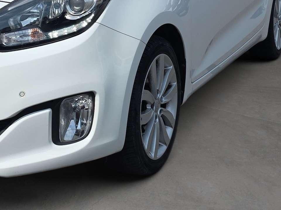 Kia Carens - Imagem 8