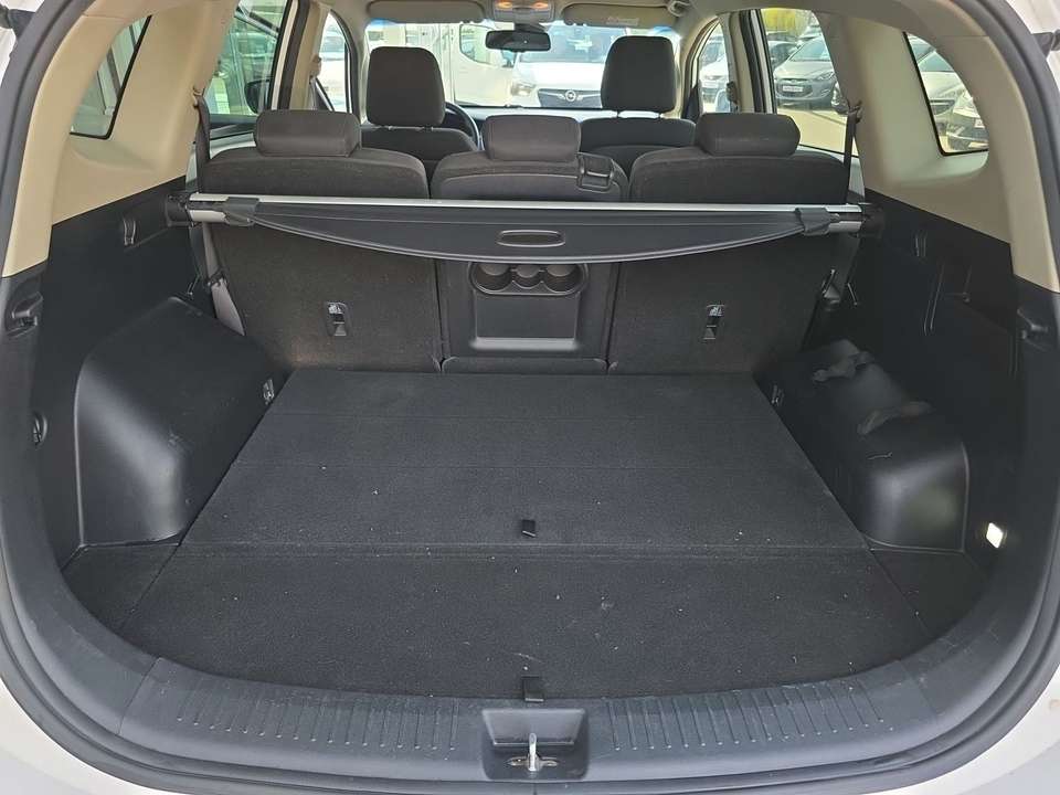 Kia Carens - Imagem 9