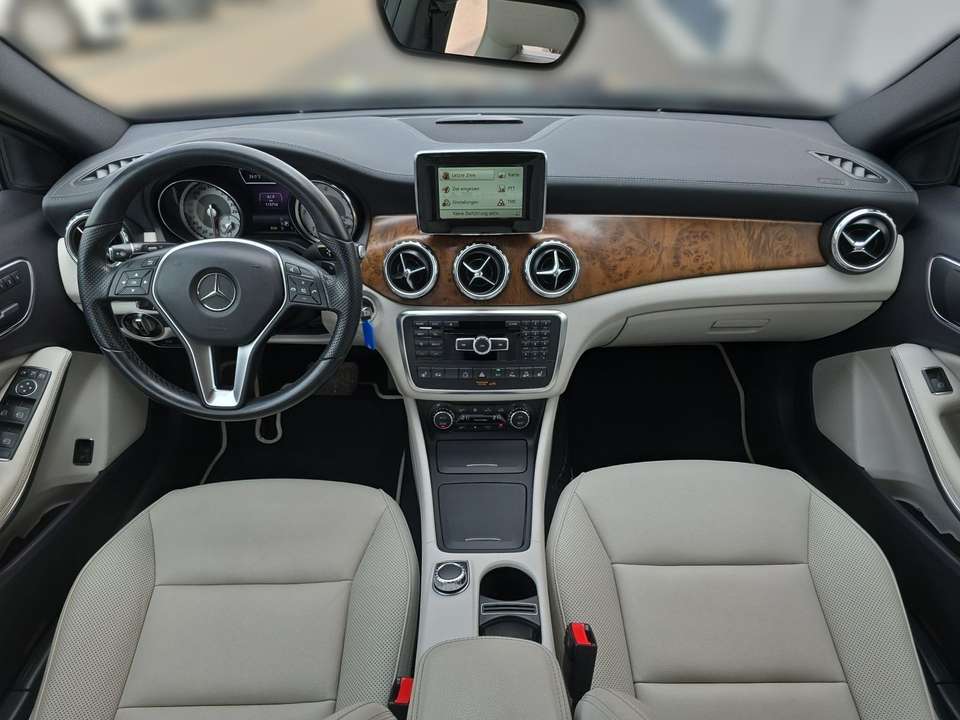 Mercedes-Benz GLA 220 - Imagem 12