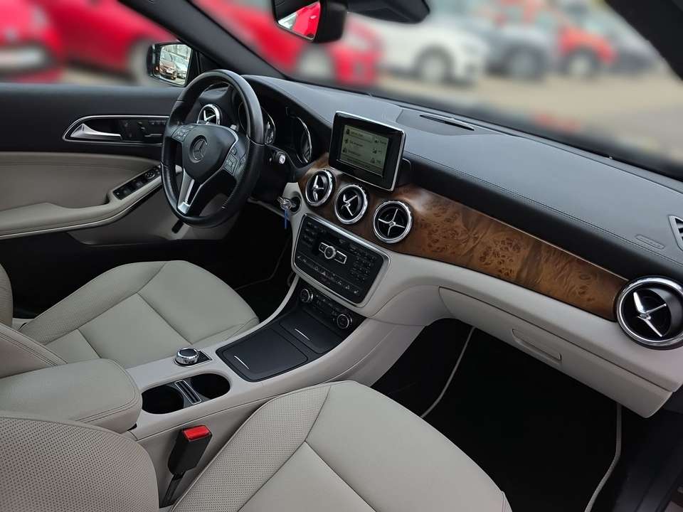 Mercedes-Benz GLA 220 - Imagem 14