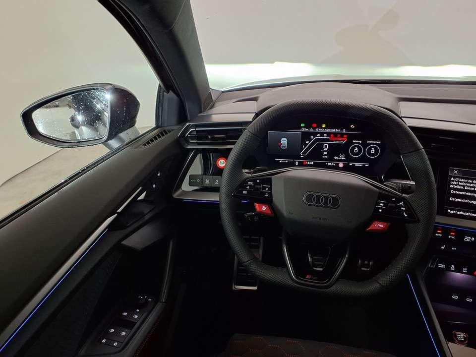 Audi RS3 - Imagem 12