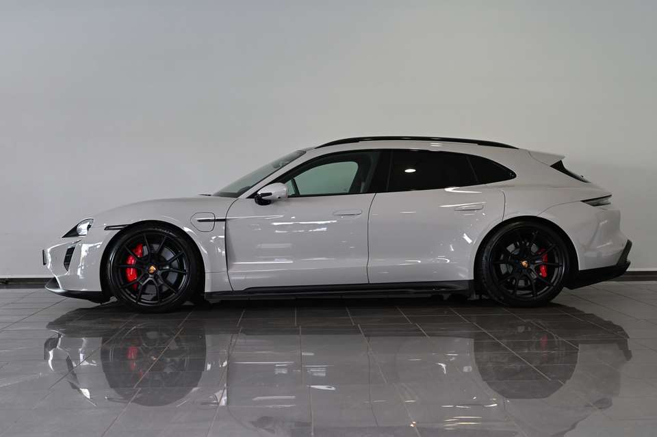 Porsche Taycan - Imagem 3