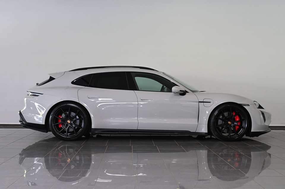 Porsche Taycan - Imagem 4