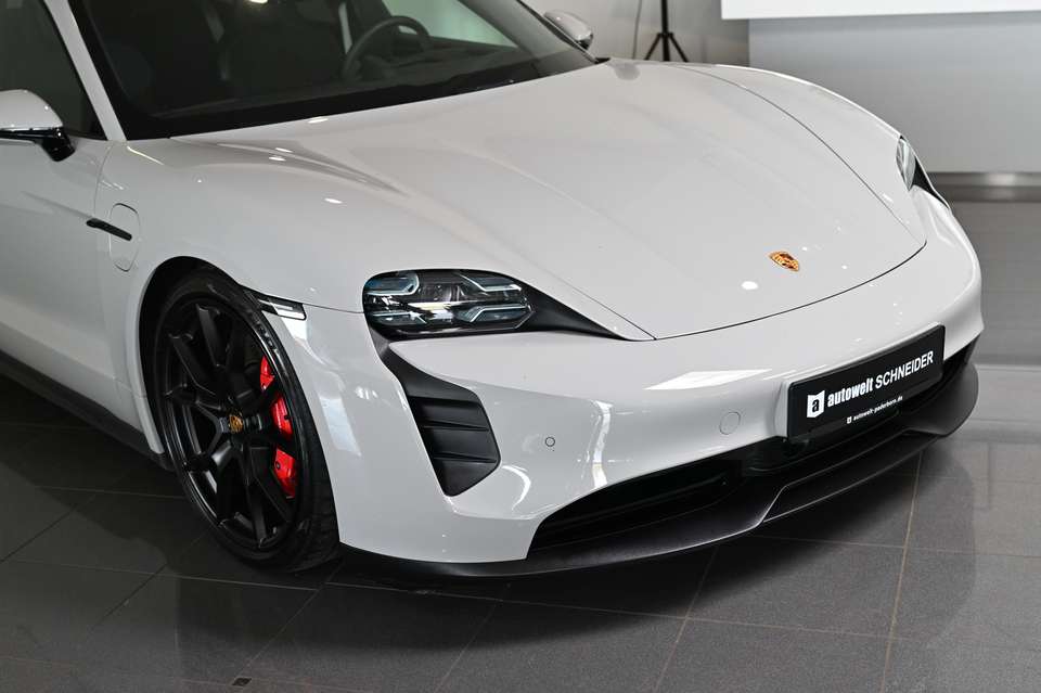 Porsche Taycan - Imagem 7