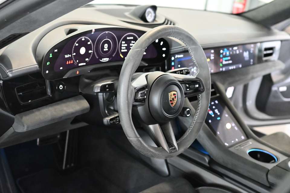 Porsche Taycan - Imagem 8