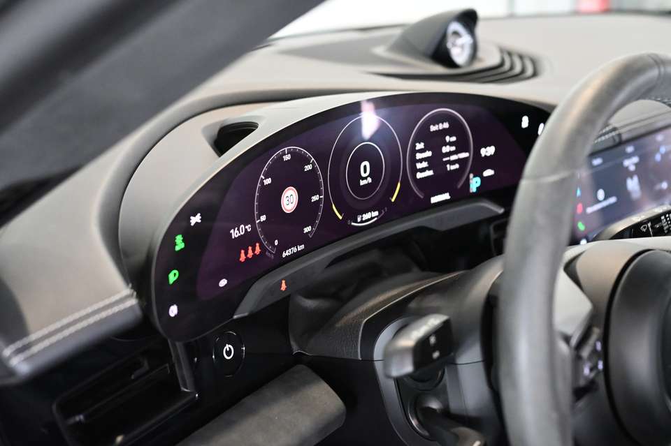 Porsche Taycan - Imagem 14