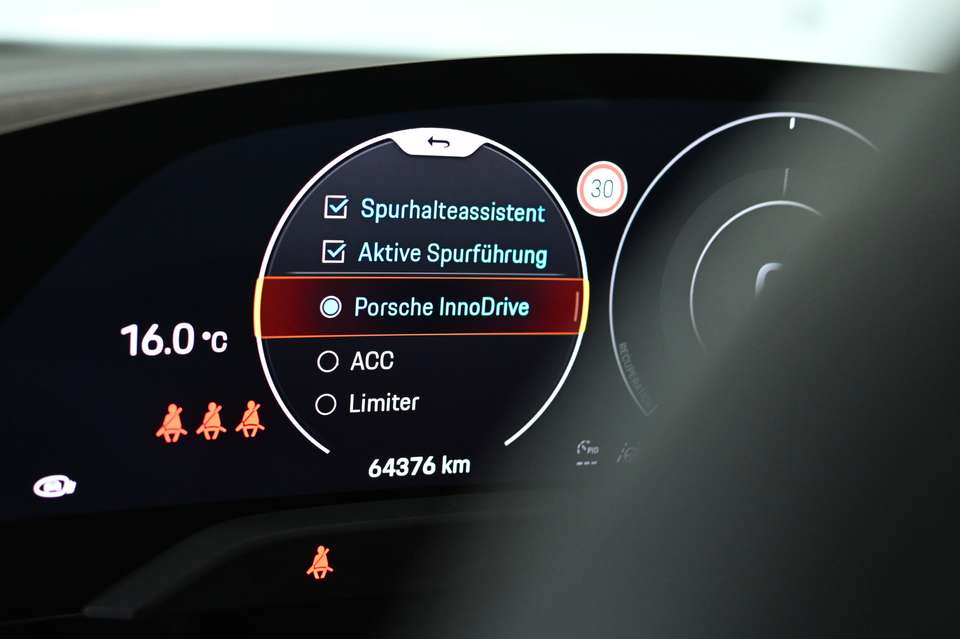 Porsche Taycan - Imagem 15