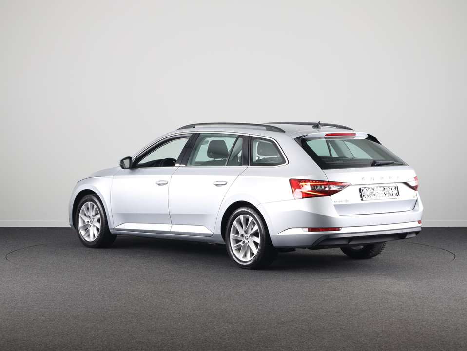 Skoda Superb - Imagem 3