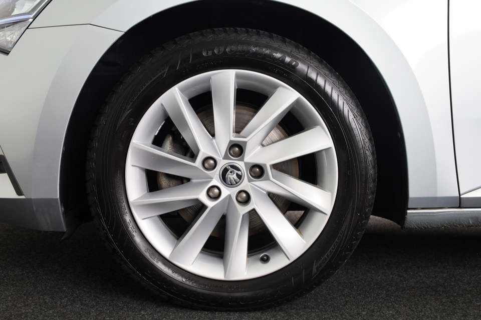 Skoda Superb - Imagem 13