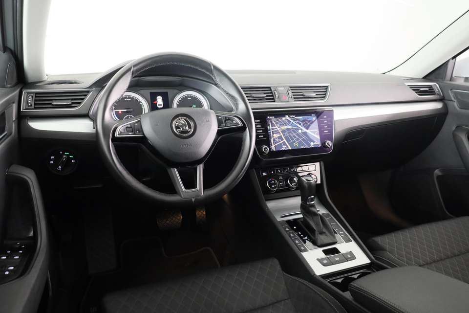 Skoda Superb - Imagem 14