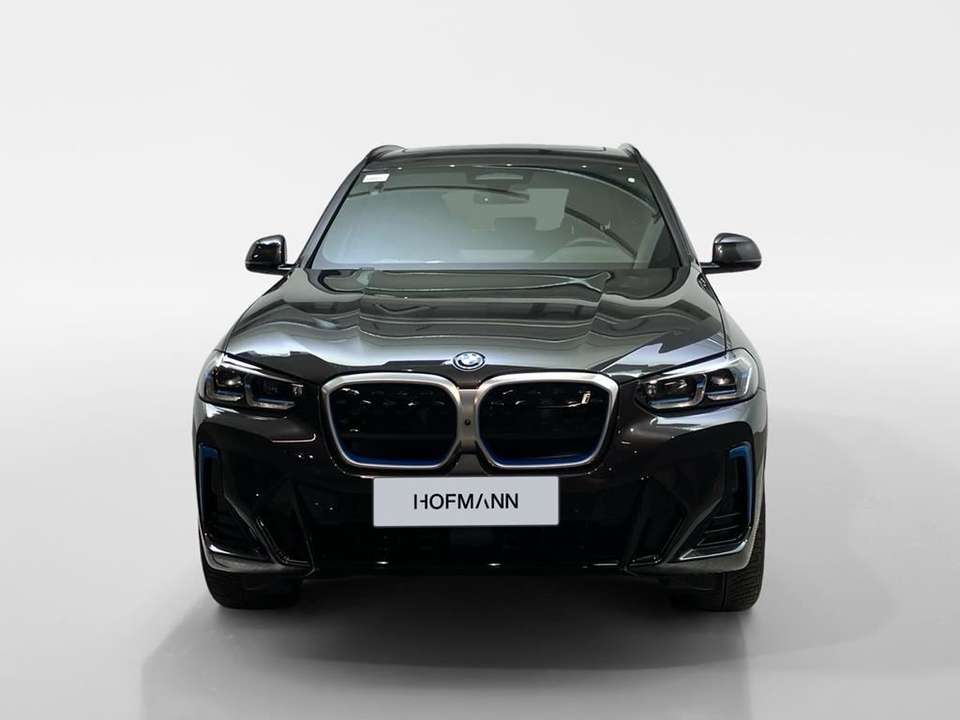 BMW iX3 - Imagem 2