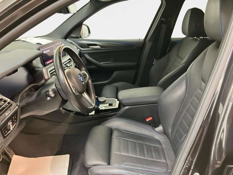 BMW iX3 - Imagem 10