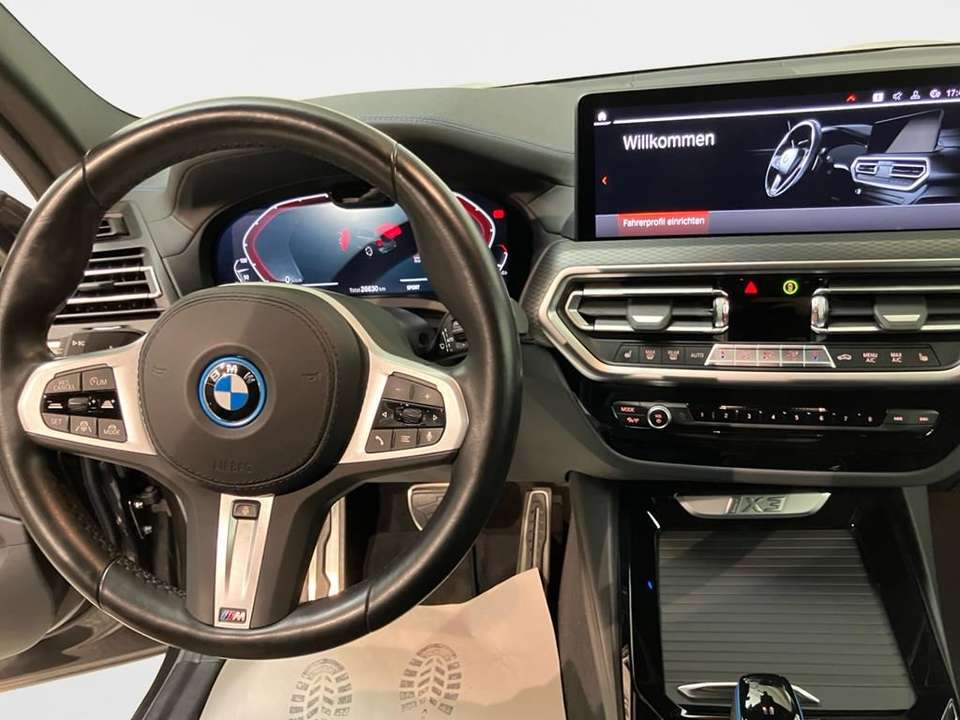 BMW iX3 - Imagem 12