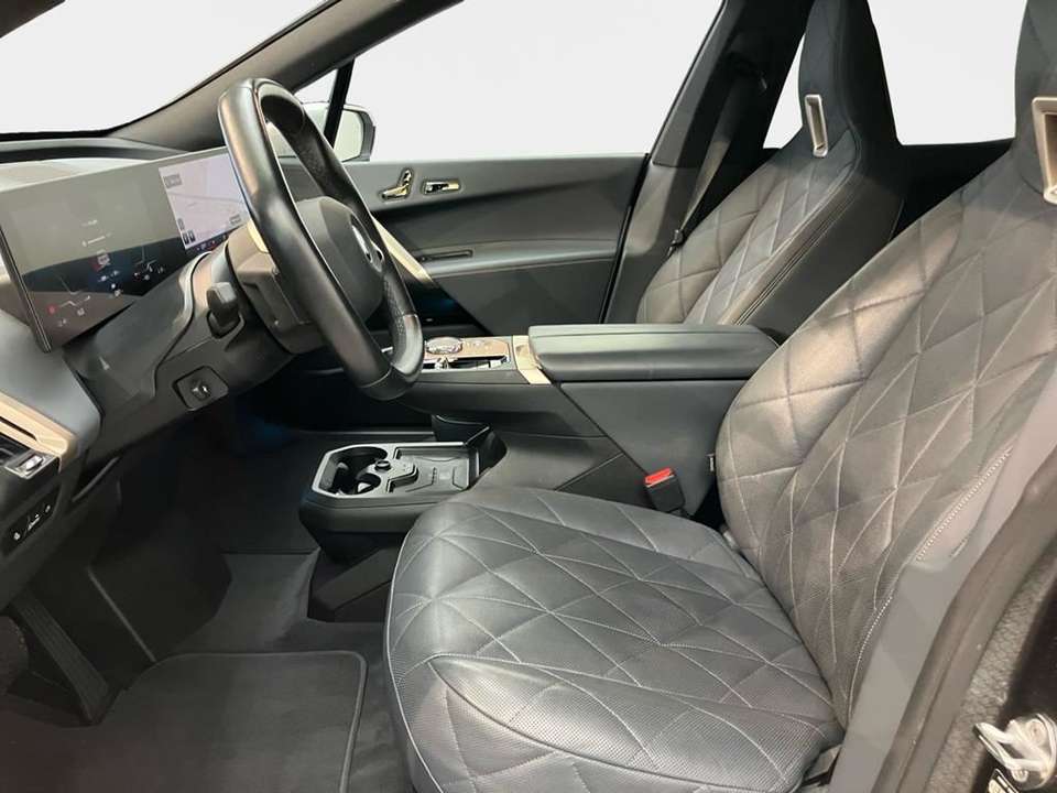BMW iX - Imagem 10