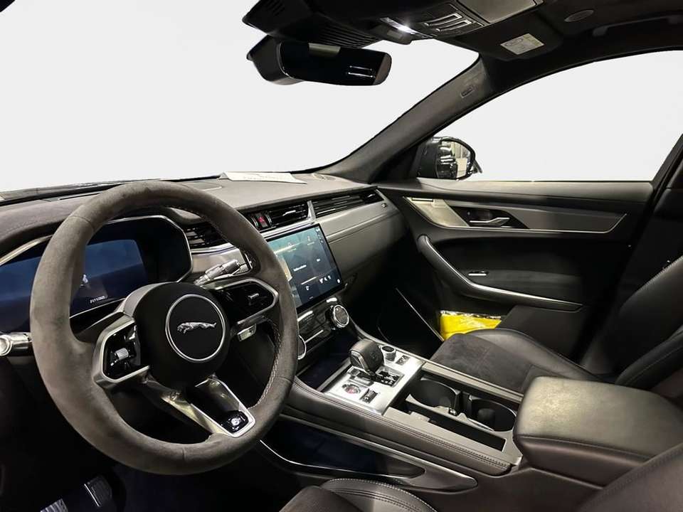 Jaguar F-Pace - Imagem 7