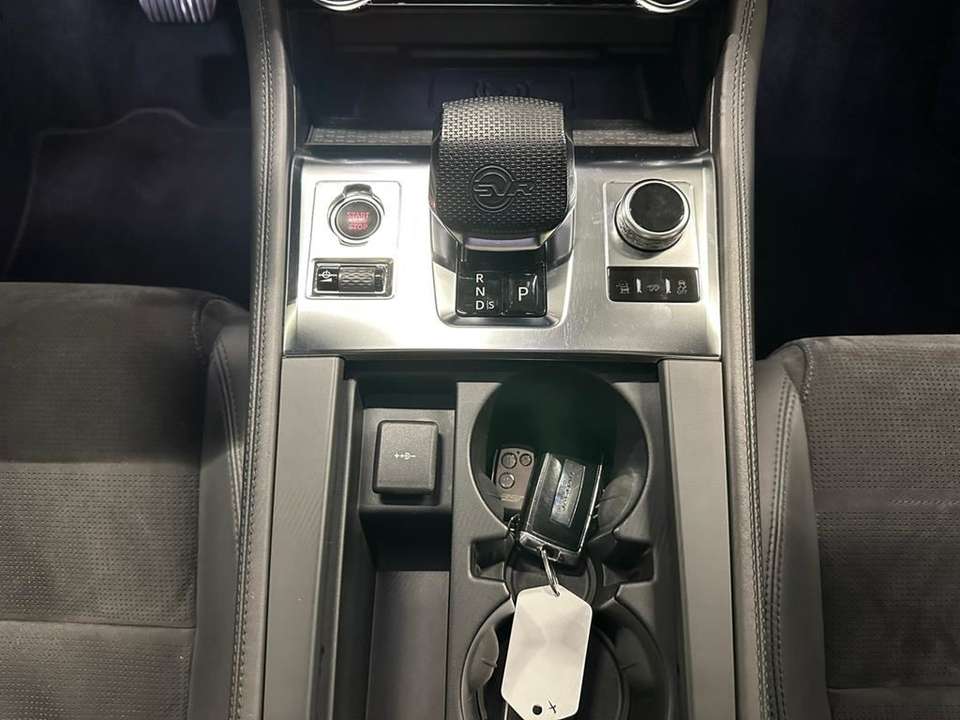 Jaguar F-Pace - Imagem 8