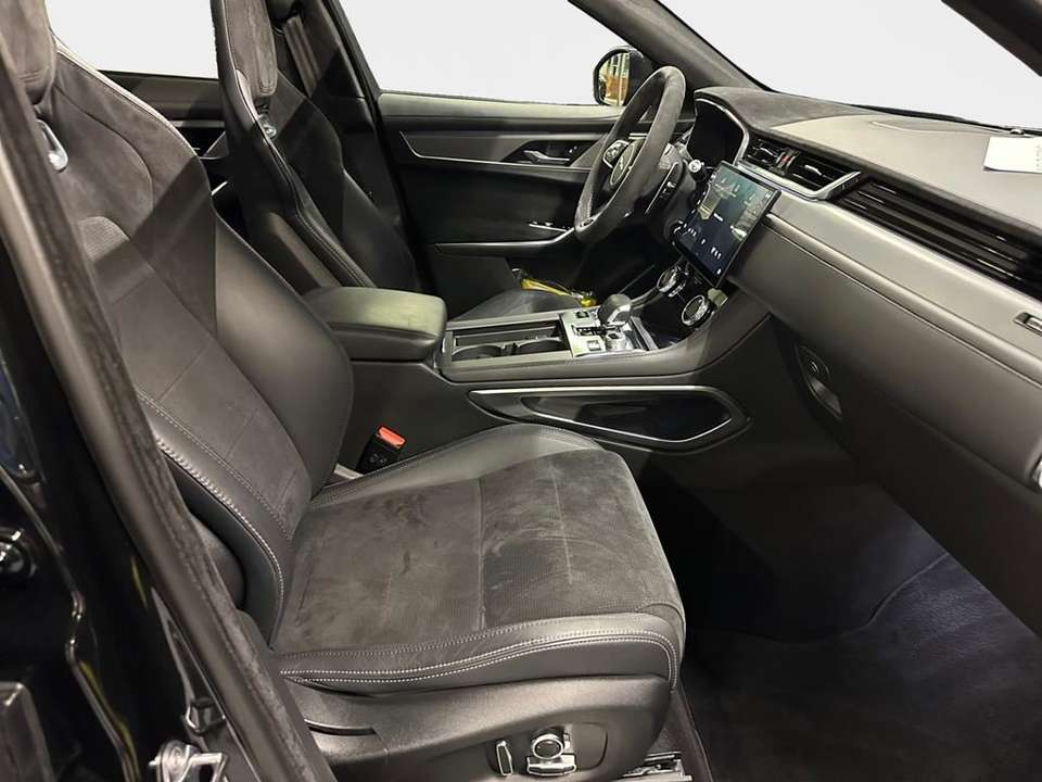 Jaguar F-Pace - Imagem 11