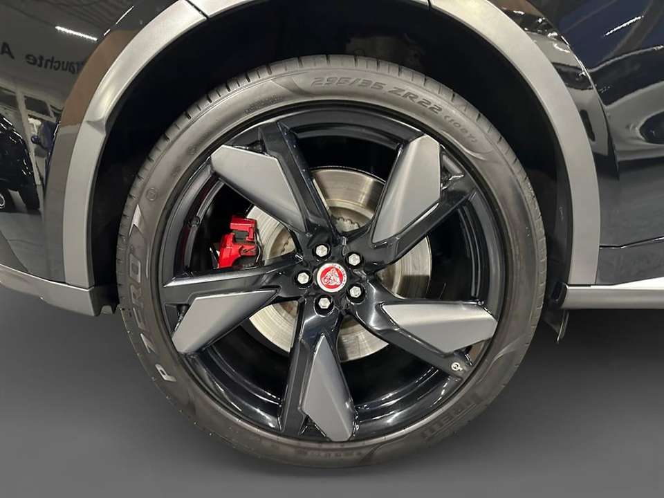 Jaguar F-Pace - Imagem 13