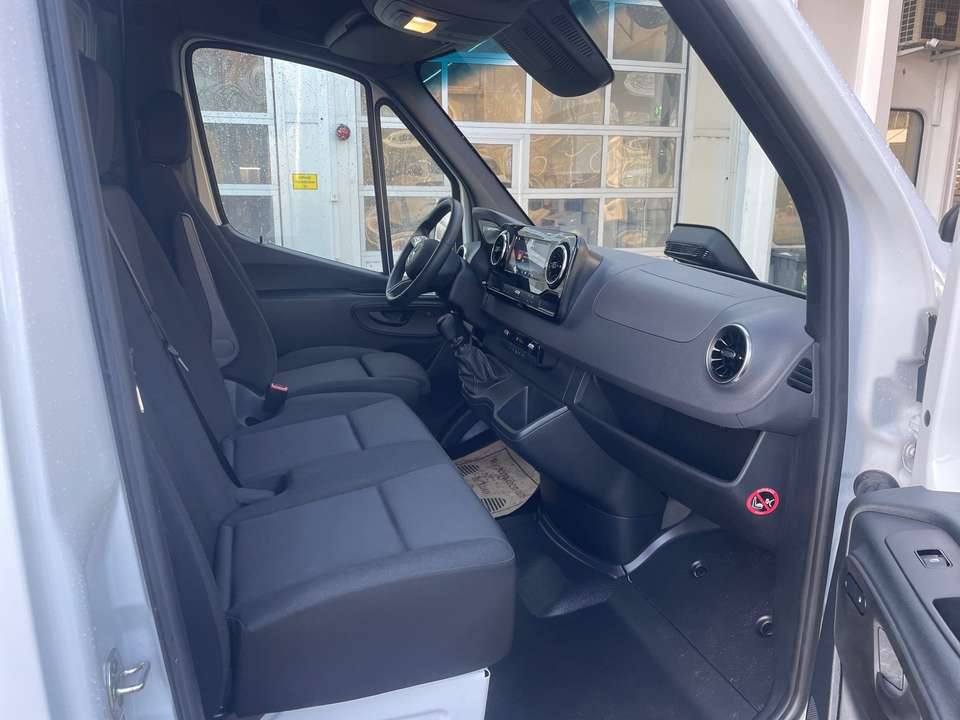 Mercedes-Benz Sprinter - Imagem 9