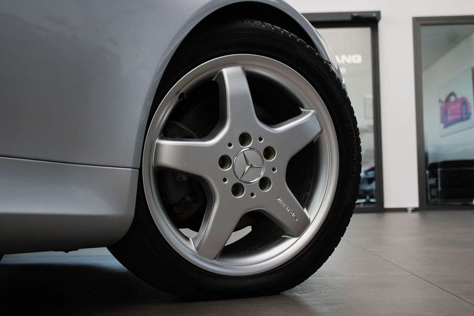 Mercedes-Benz SLK 280 - Imagem 15