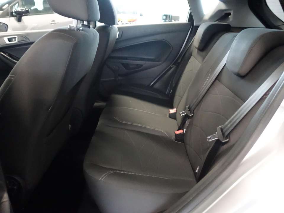 Ford Fiesta - Imagem 9