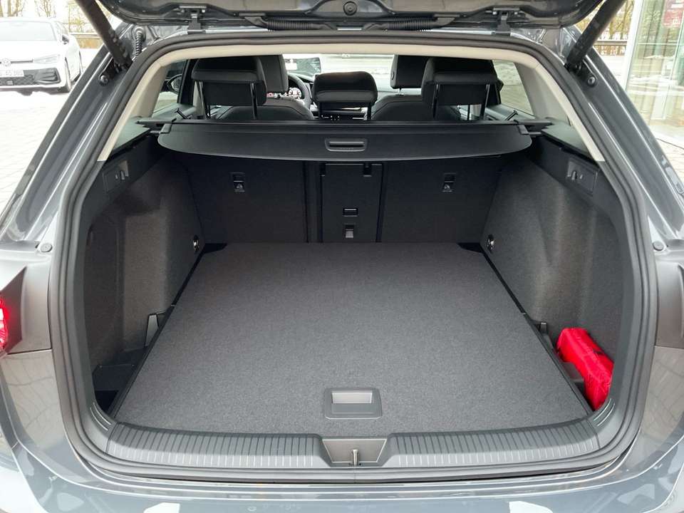 Volkswagen Golf Variant - Imagem 8