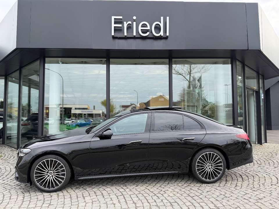 Mercedes-Benz E 220 - Imagem 1