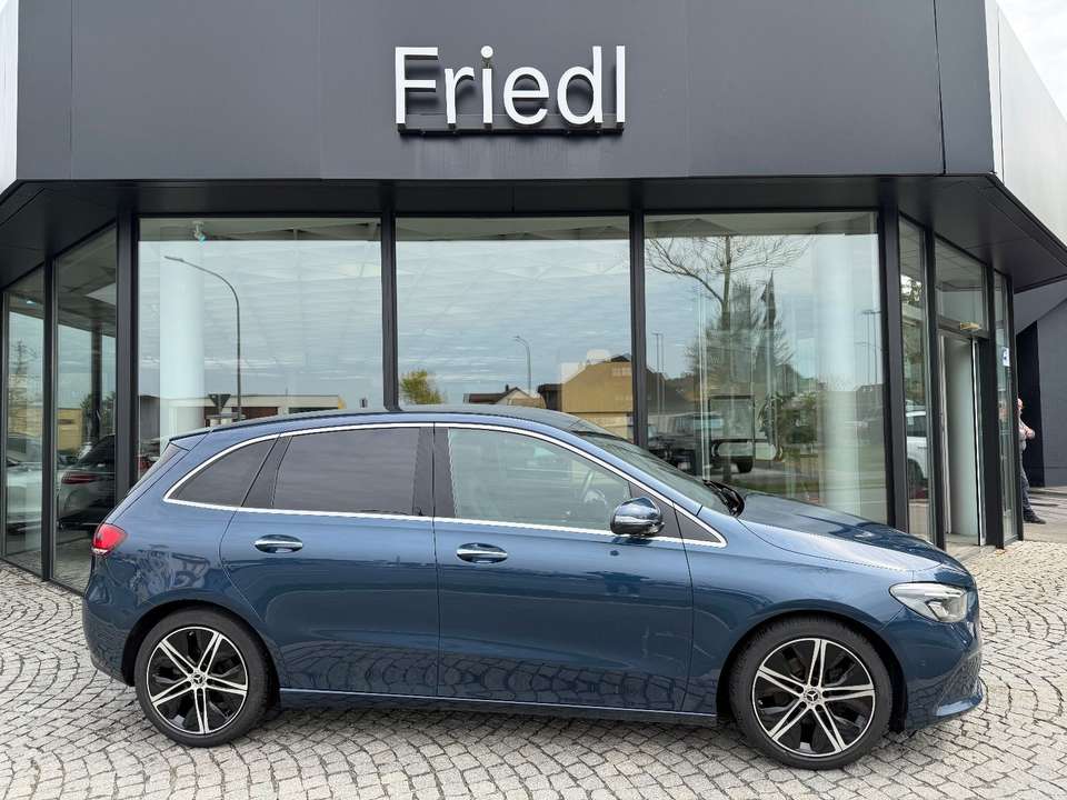 Mercedes-Benz B 180 - Imagem 2