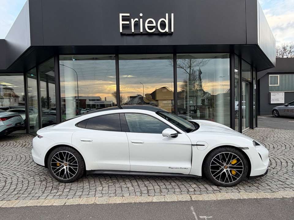 Porsche Taycan - Imagem 2