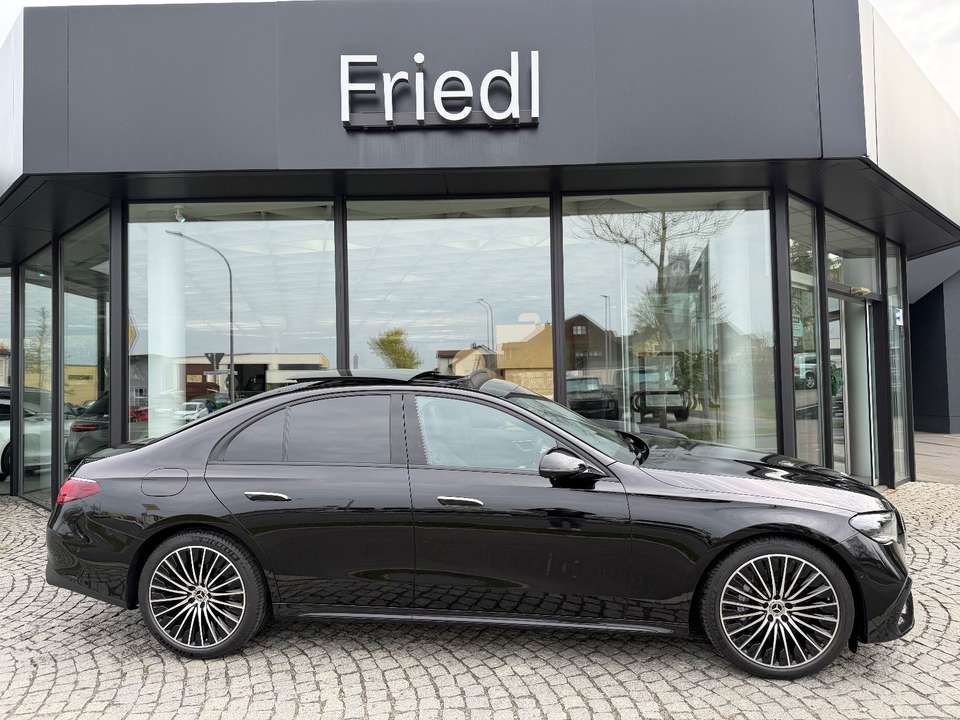 Mercedes-Benz E 220 - Imagem 2