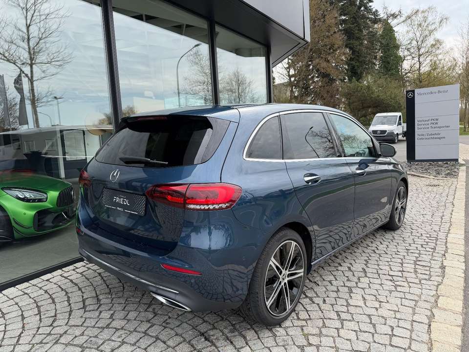 Mercedes-Benz B 180 - Imagem 6