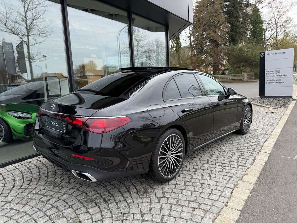 Mercedes-Benz E 220 - Imagem 6