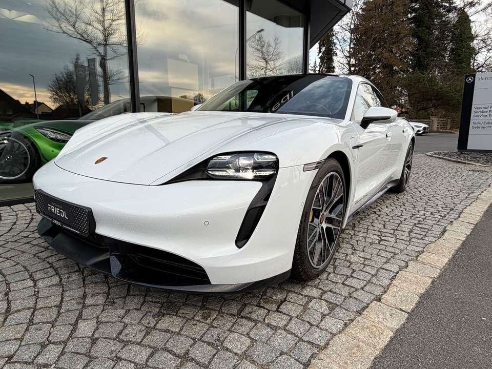 Porsche Taycan - Imagem 7